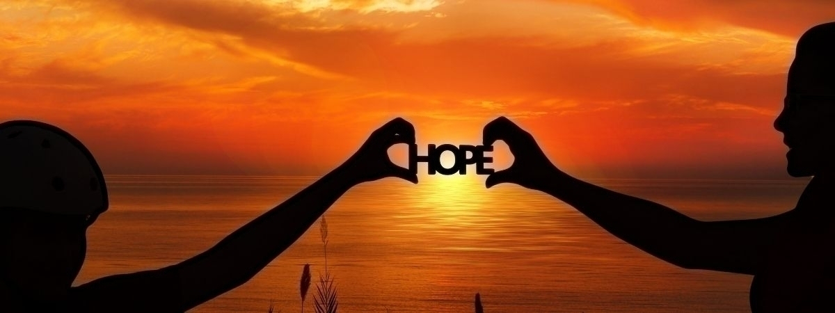 Sonnenuntergang mit Schriftzug Hope Sonnenuntergang mit Schriftzug Hope